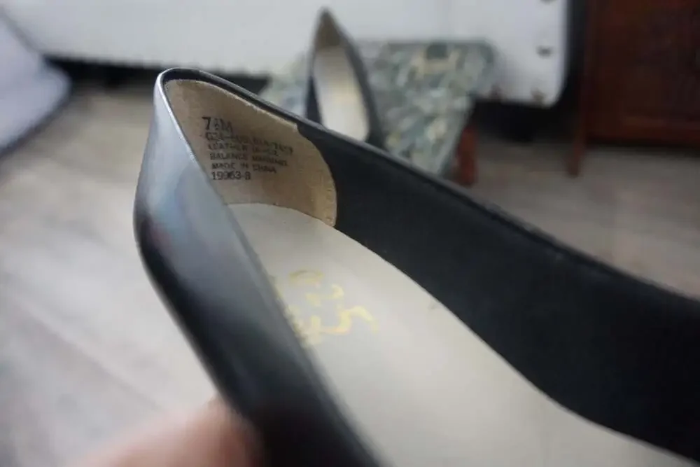 Vintage 9-2-5 So Soft Women's Black Leather Pointed Toe Mid-Heel Pumps